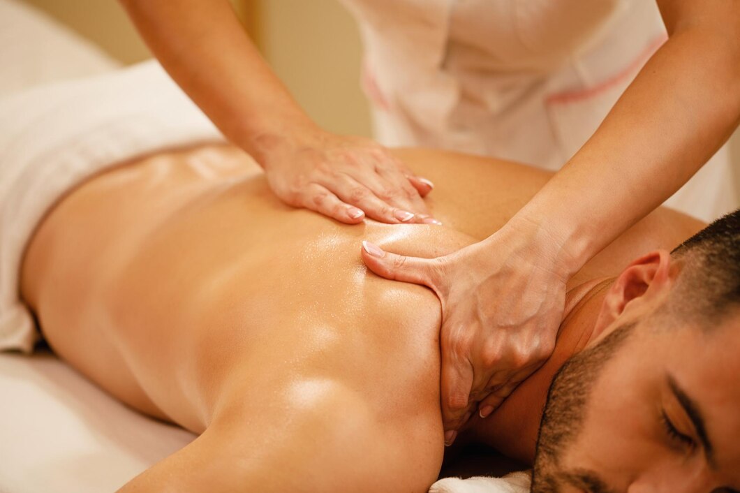Jak masaż leczniczy wpływa na poprawę kondycji mięśniowej?